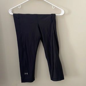 Under armour black capri leggings